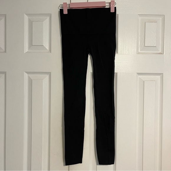 ASSETS by SPANX Women's High-Waist Seamless Leggings - Picture 3 of 10